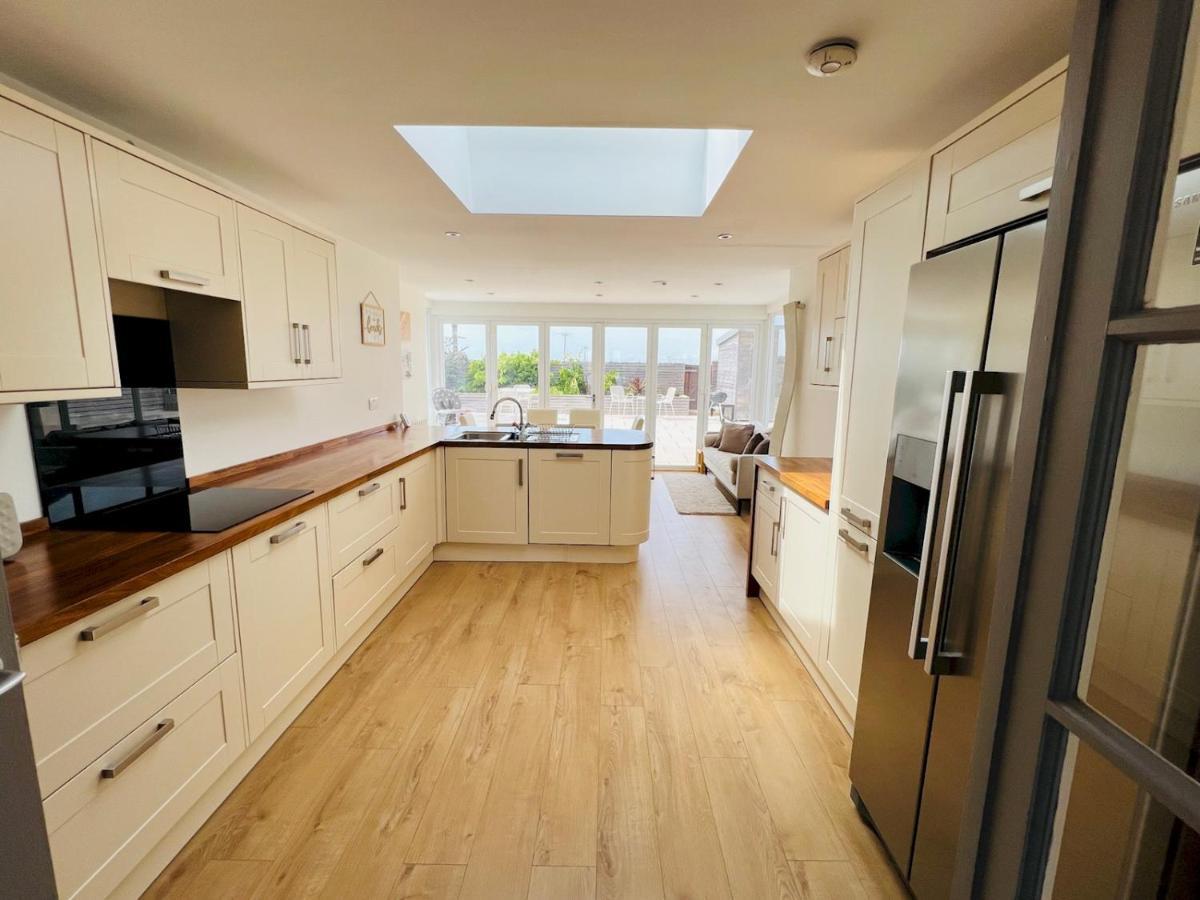 Pass The Keys Fabulous Front Location Lydd