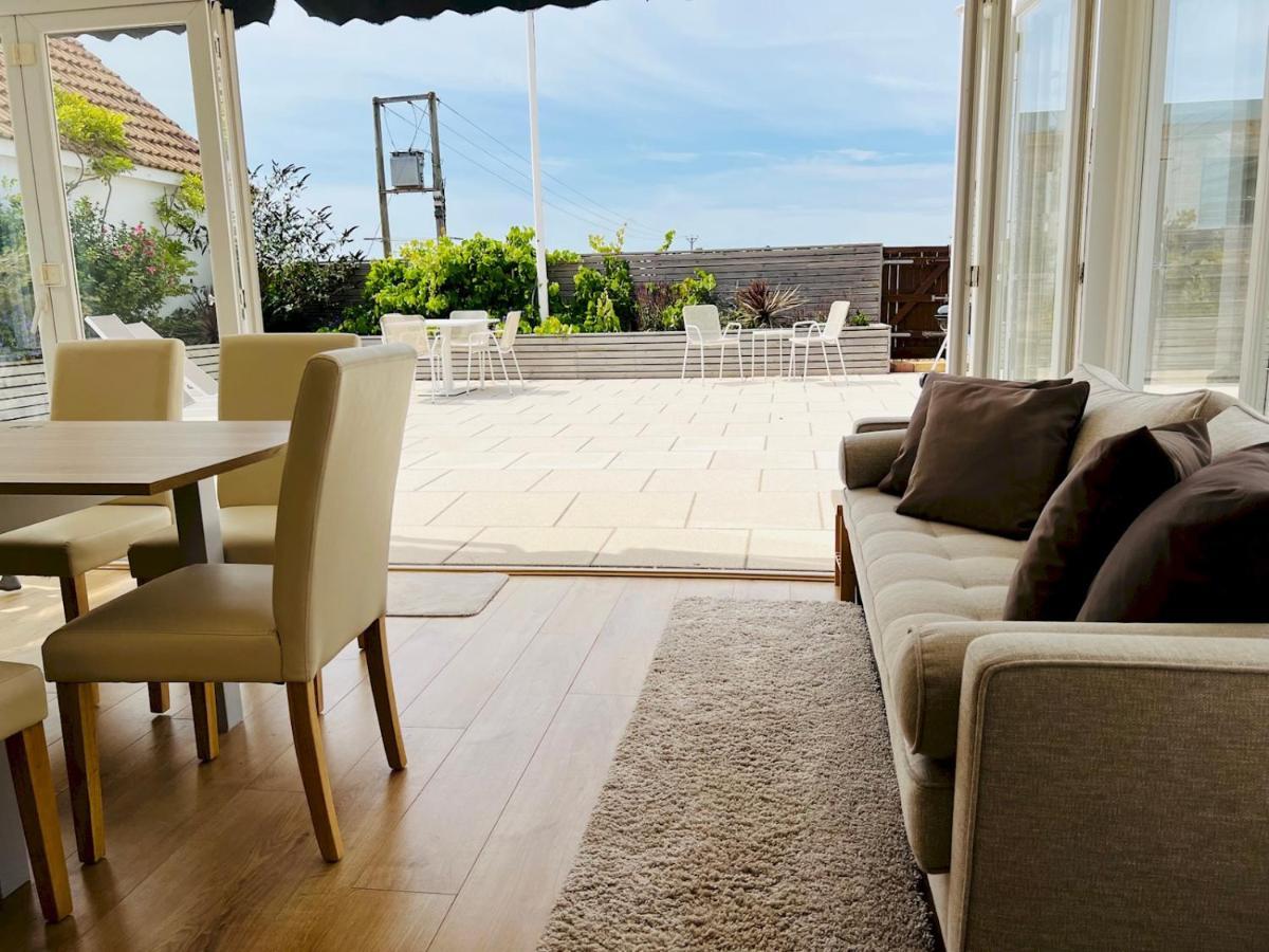 Pass The Keys Fabulous Front Location * Lydd