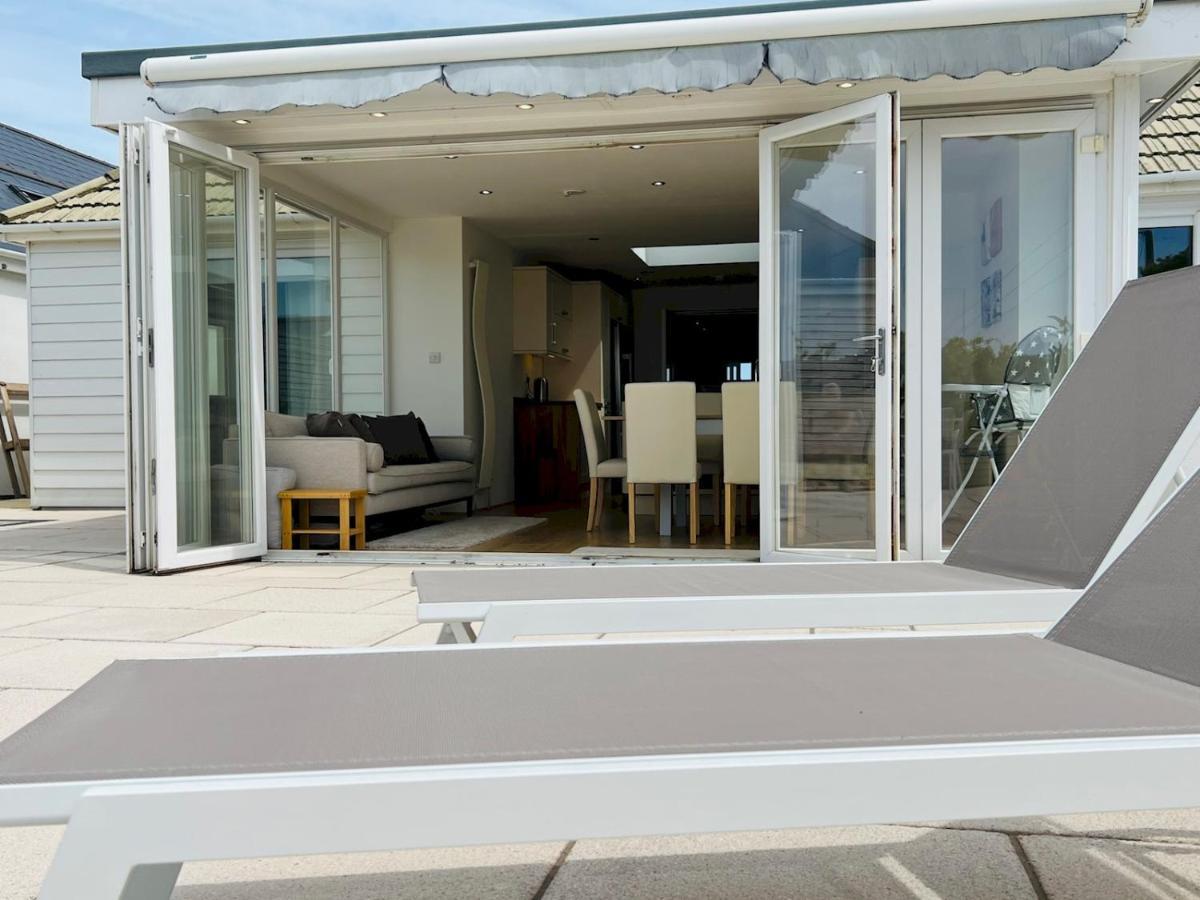 Pass The Keys Fabulous Front Location Holiday home