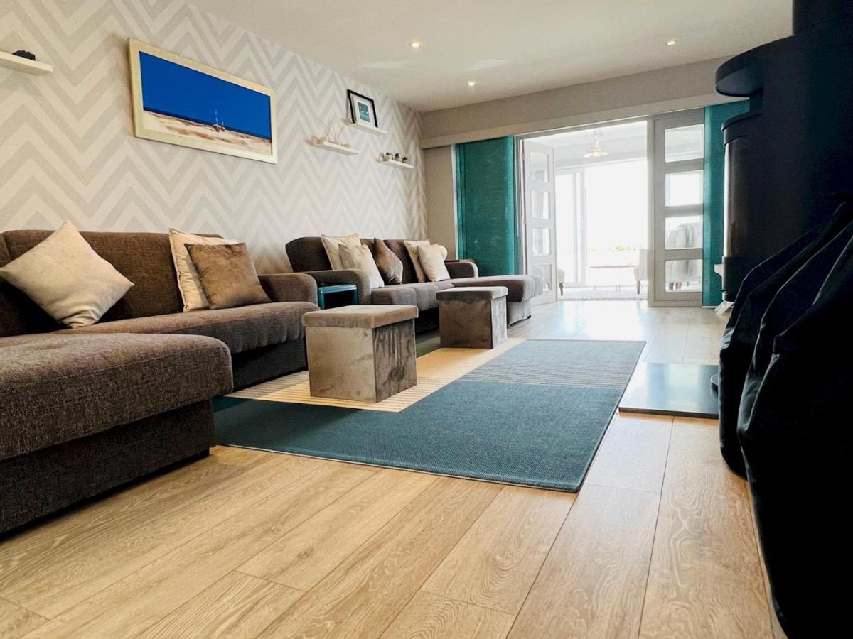 Holiday home Pass The Keys Fabulous Front Location *